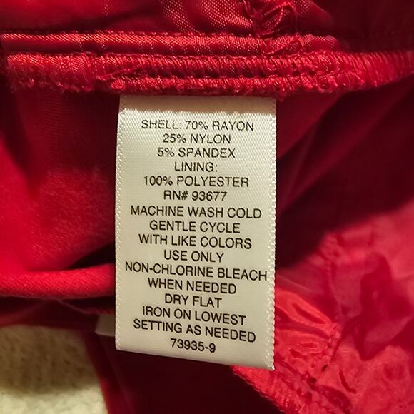 NWT Liz Claiborne Emma Ankle Women's Red Pants Stretch Mid-Rise Sz 16 - Picture 6 of 10